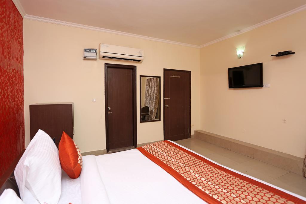 Hotel Le Princess @ Airport New Delhi Buitenkant foto