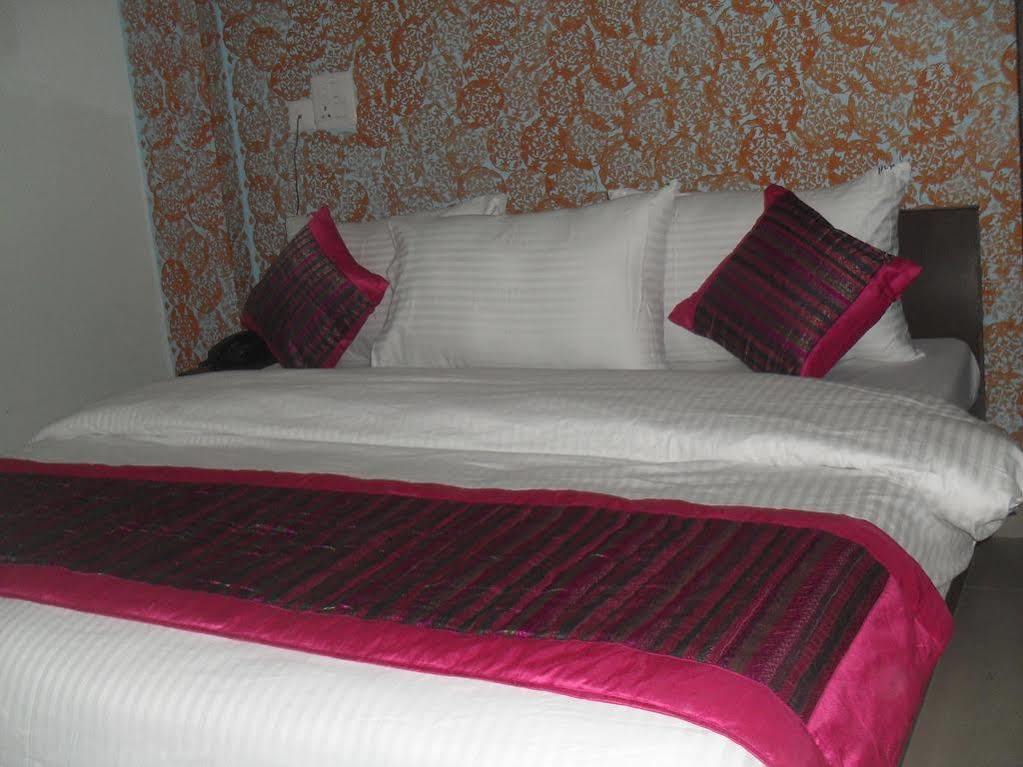 Hotel Le Princess @ Airport New Delhi Buitenkant foto