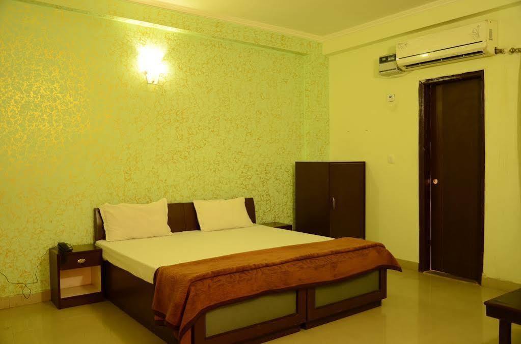 Hotel Le Princess @ Airport New Delhi Buitenkant foto